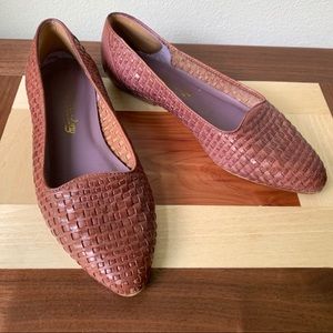 Vintage brown woven leather flats